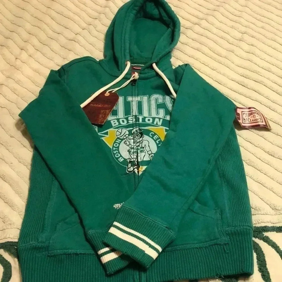 Mitchell & Ness Celtics hoodie - Picture 1 of 8